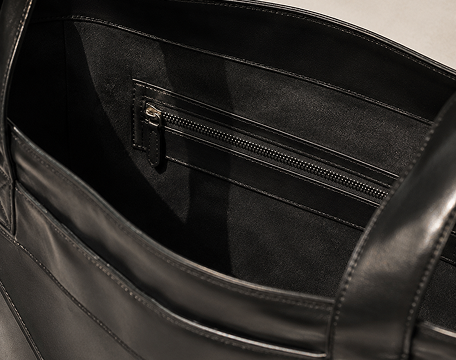 INTERIOR ZIPPER POCKET